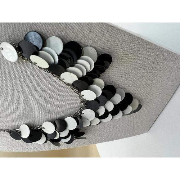 Black and White Disc Detail Necklace - Picture 5 of 8